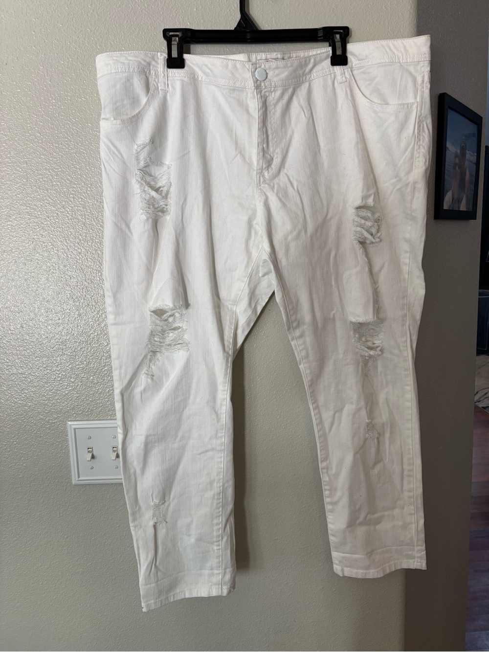 Bongo Plus White Distressed Skinny Jeans Size 22W
